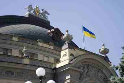 Щодо впровадження контрактної системи у Національній опері України 